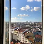 The Hilltop Nest * Lisboa