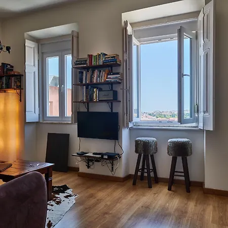 Апартаменты The Hilltop Nest *