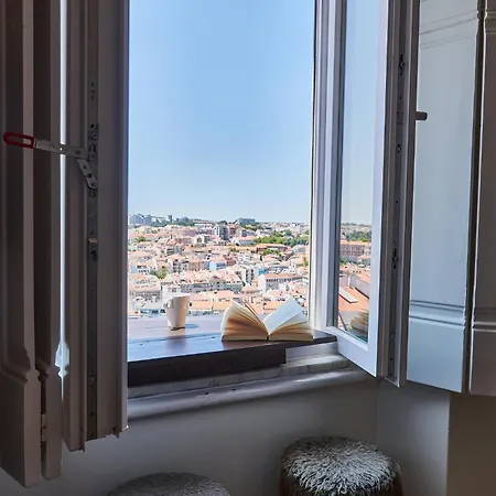 The Hilltop Nest Apartamento