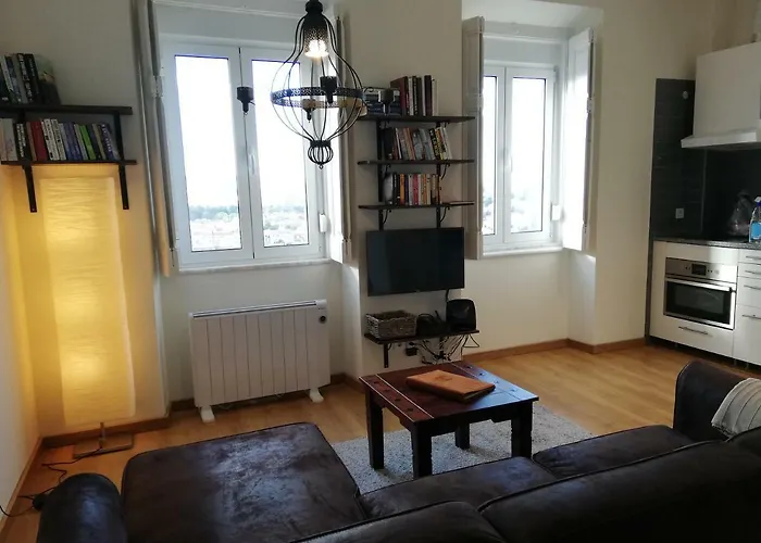 The Hilltop Nest * Lissabon