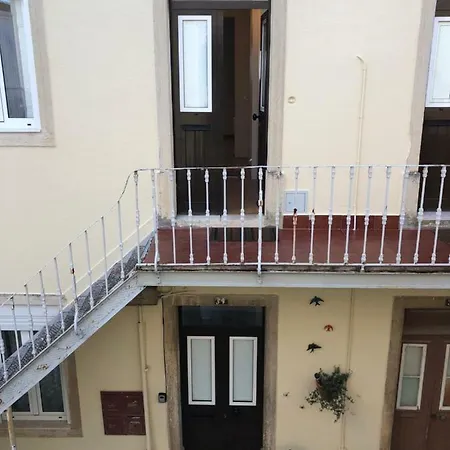 The Hilltop Nest * Lisboa